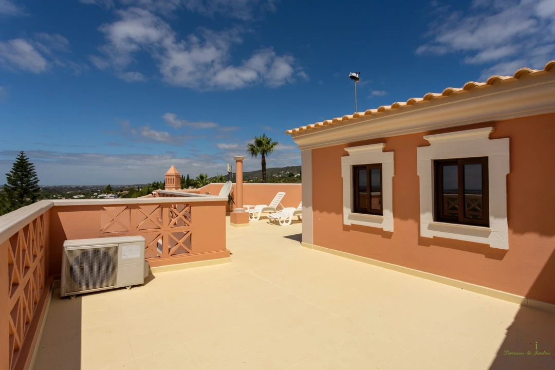 Moradia T4 para Venda em Santa Barbara de Nexe Foto 61