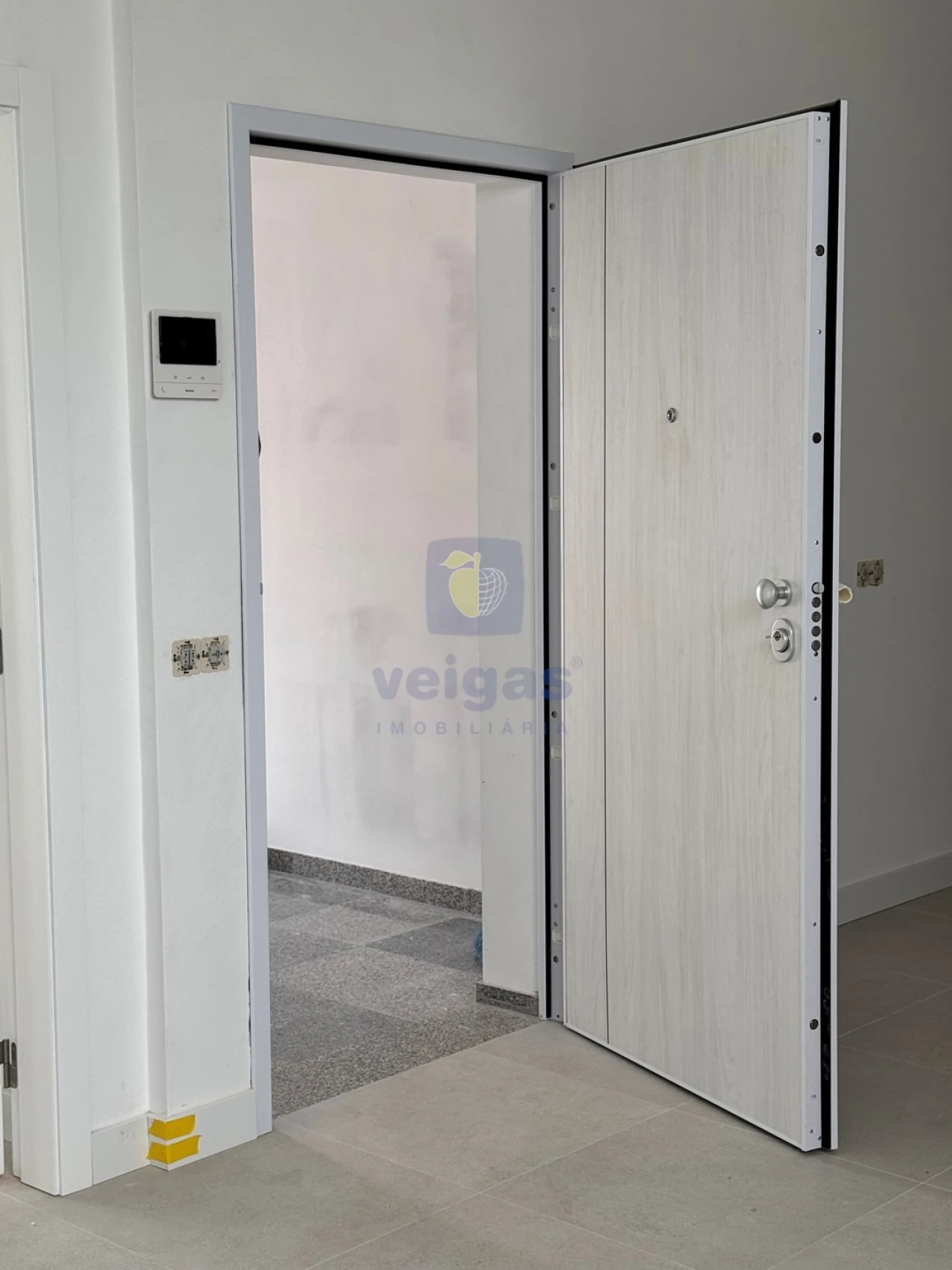 Apartamento T1 para Venda em Nazare Foto 17