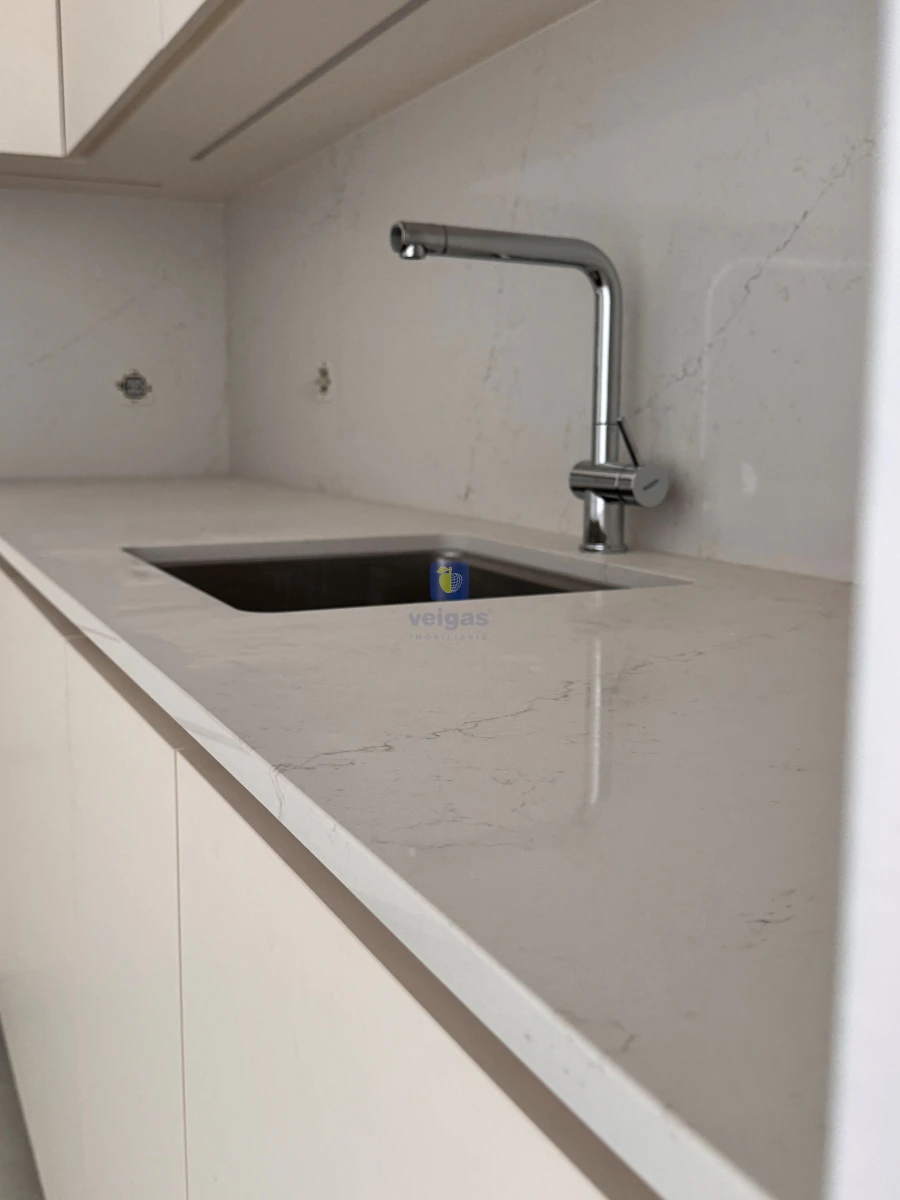 Apartamento T1 para Venda em Nazare Foto 3