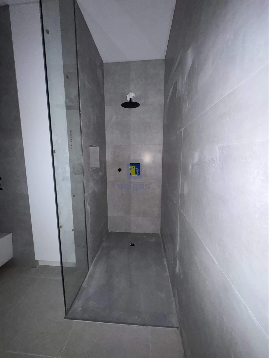 Apartamento T1 para Venda em Nazare Foto 29