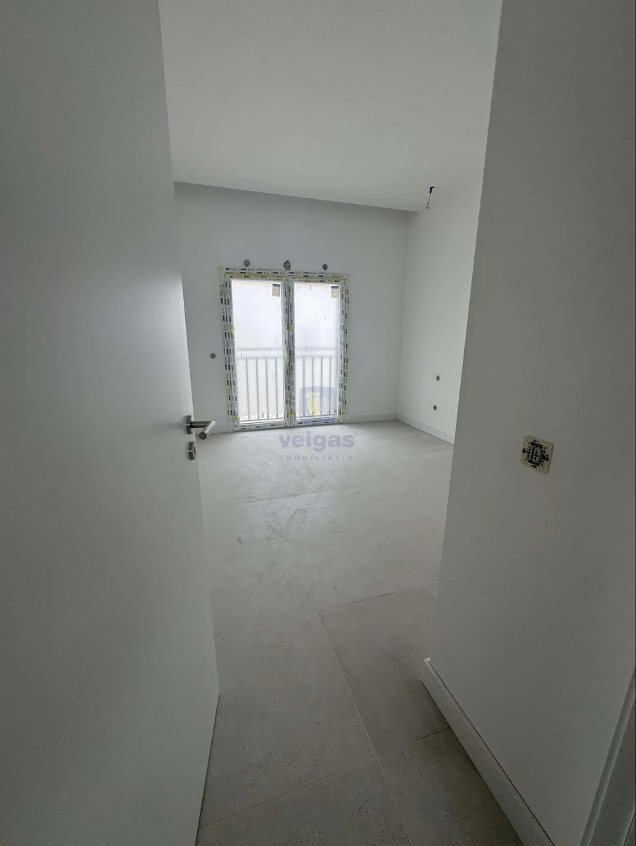 Apartamento T1 para Venda em Nazare Foto 34