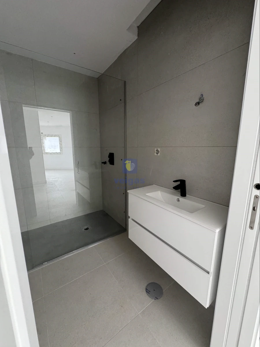 Apartamento T1 para Venda em Nazare Foto 5