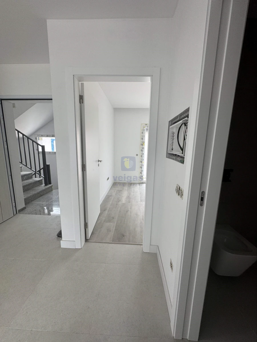 Apartamento T1 para Venda em Nazare Foto 7