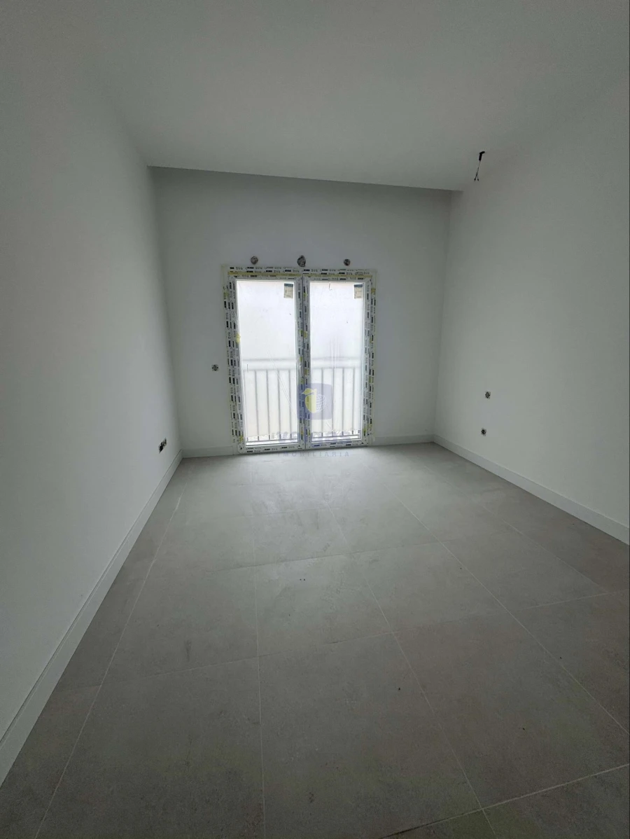 Apartamento T1 para Venda em Nazare Foto 33