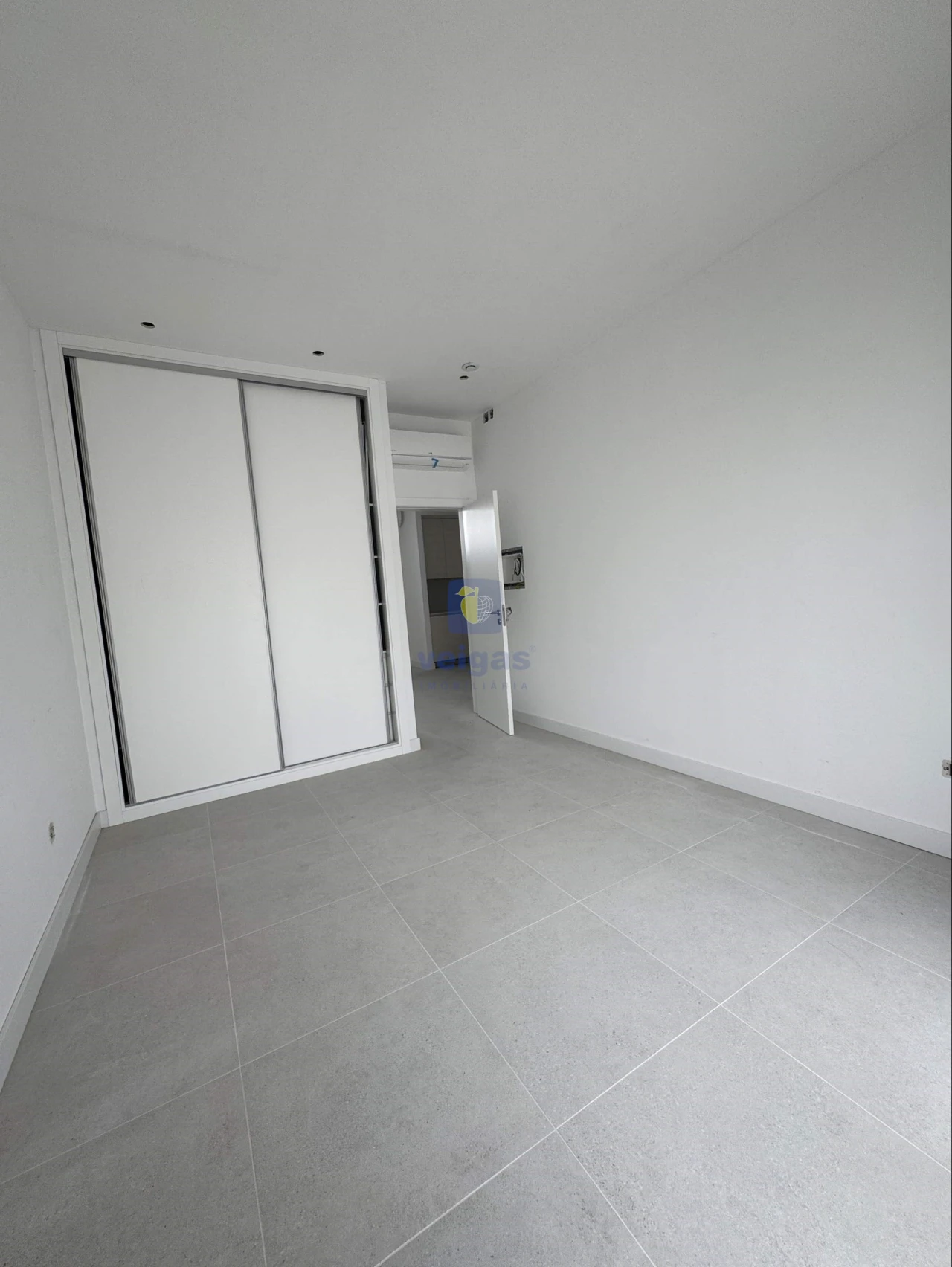 Apartamento T1 para Venda em Nazare Foto 32