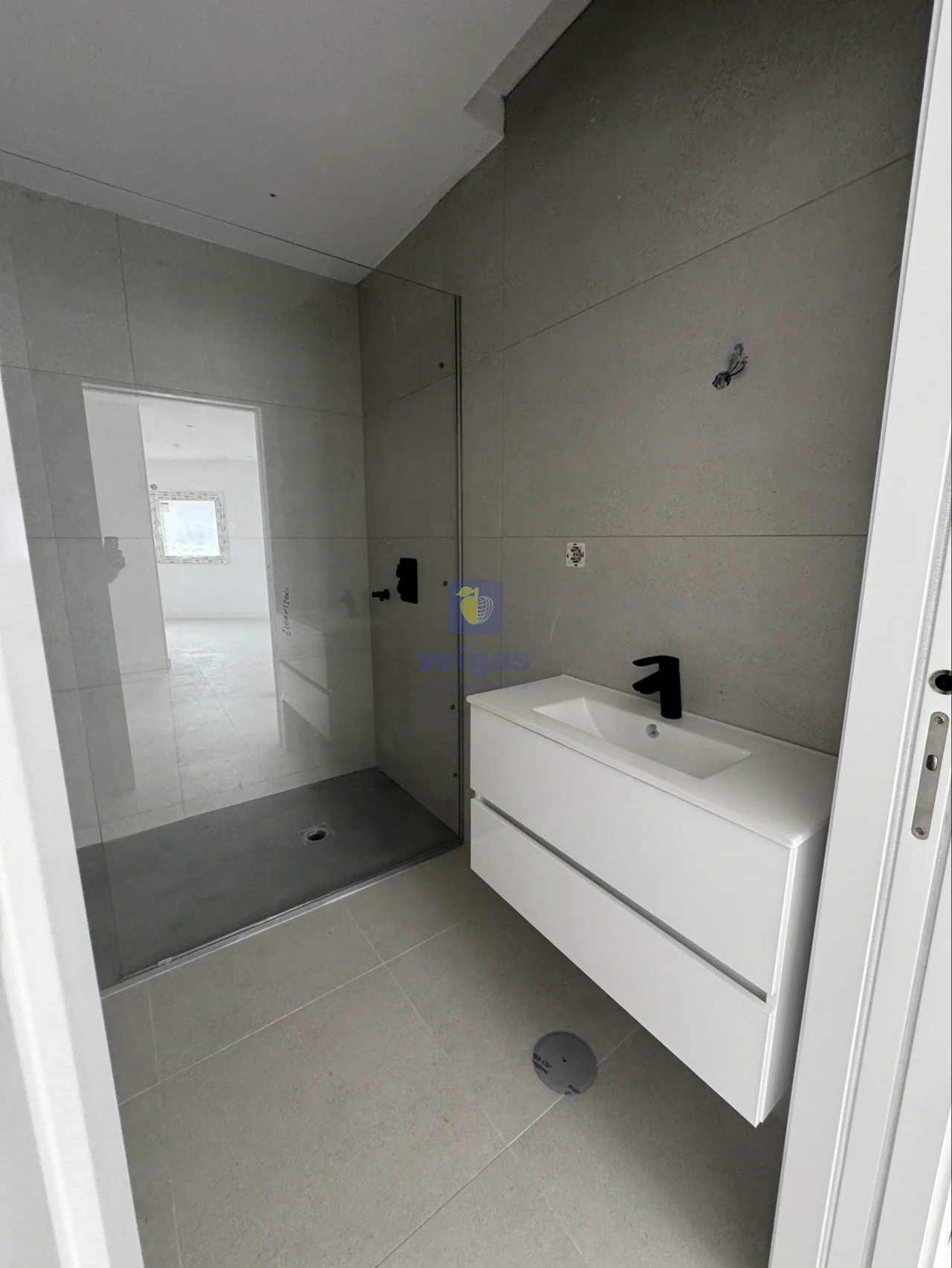 Apartamento T1 para Venda em Nazare Foto 5