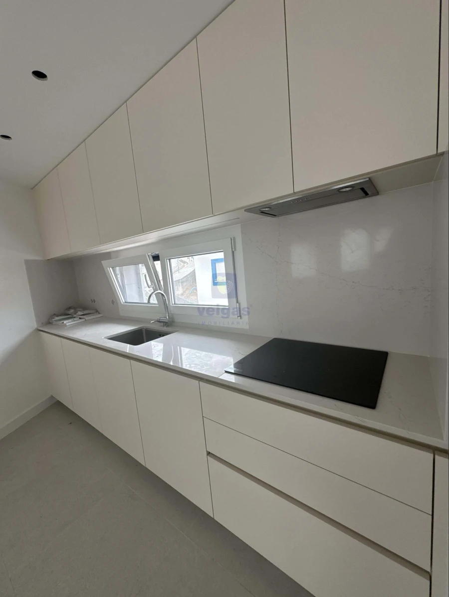 Apartamento T2 para Venda em Nazare Foto 7