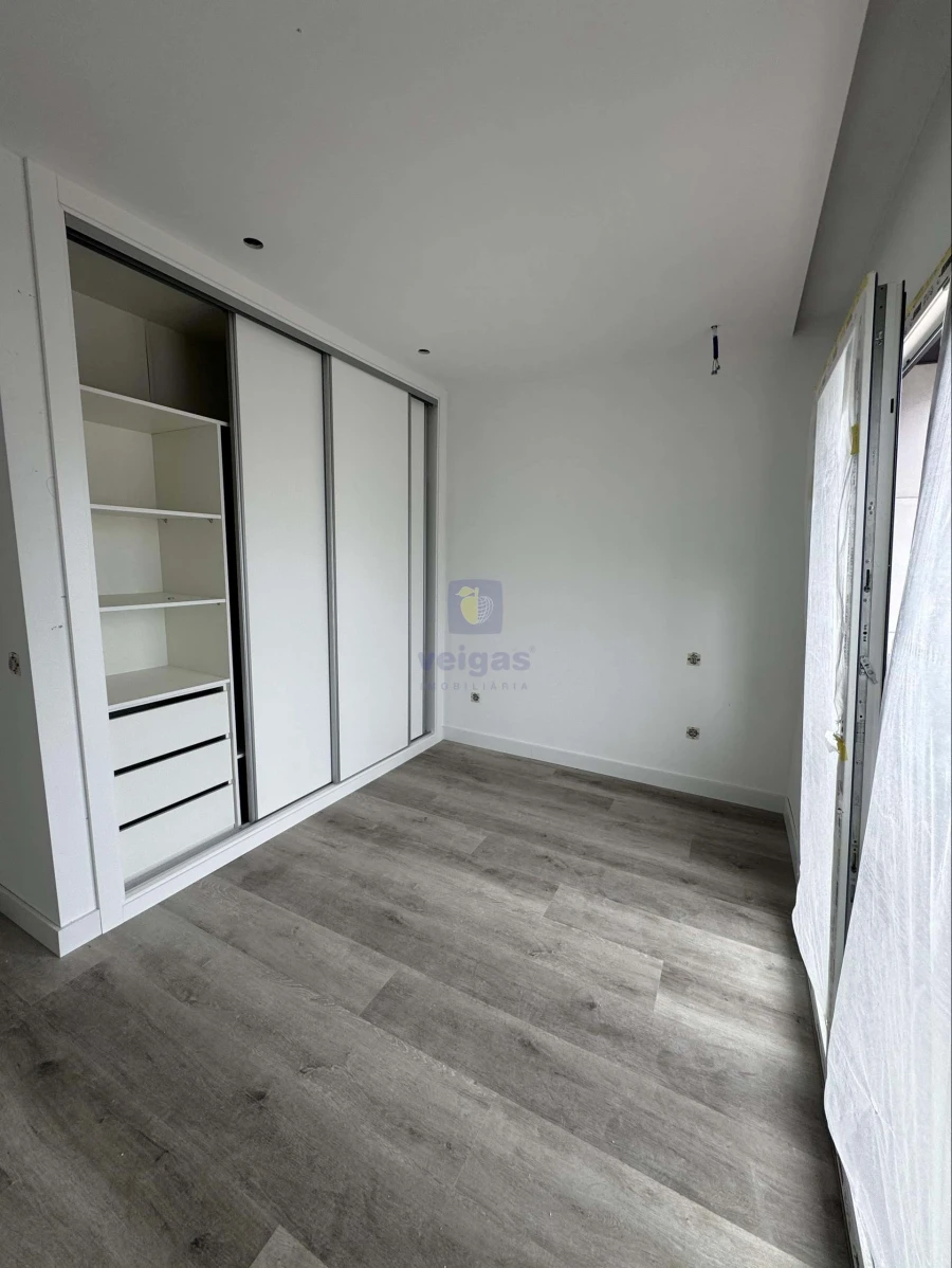 Apartamento T2 para Venda em Nazare Foto 16