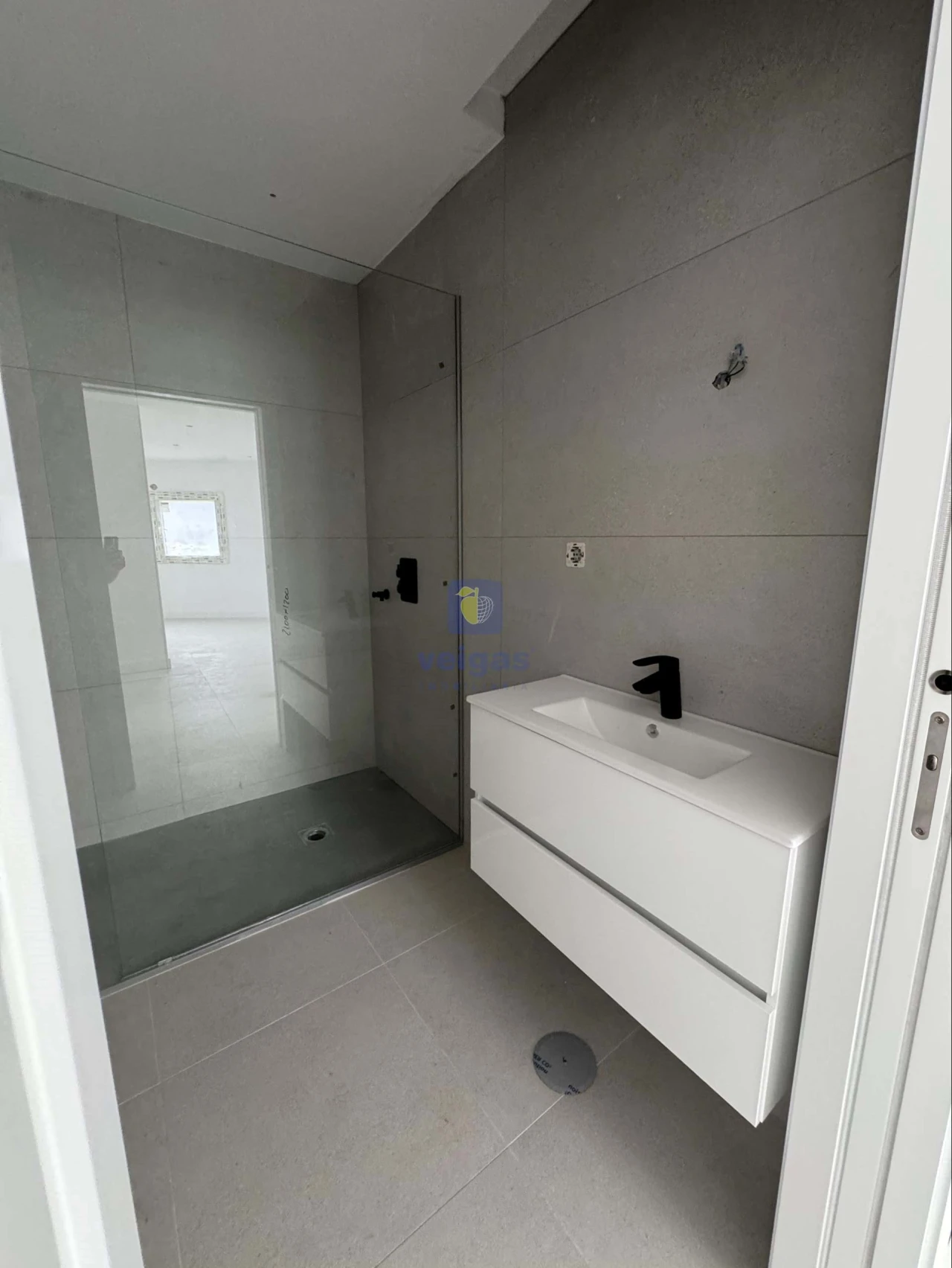 Apartamento T2 para Venda em Nazare Foto 17