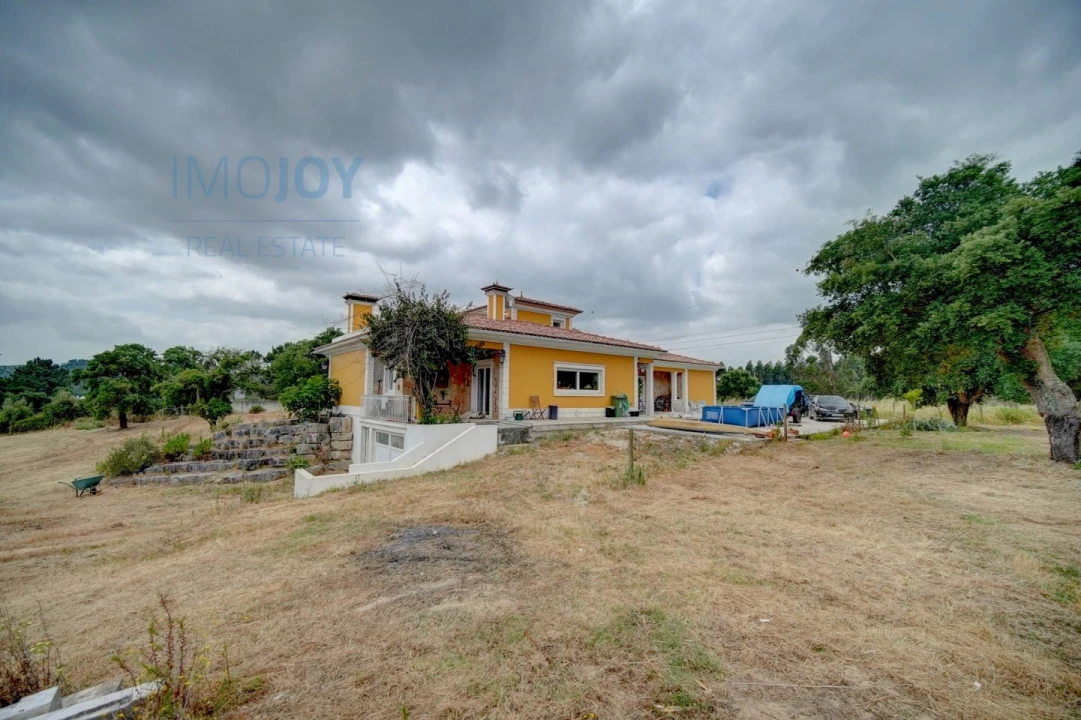 Moradia T3 para Venda em Alcoentre Foto 44