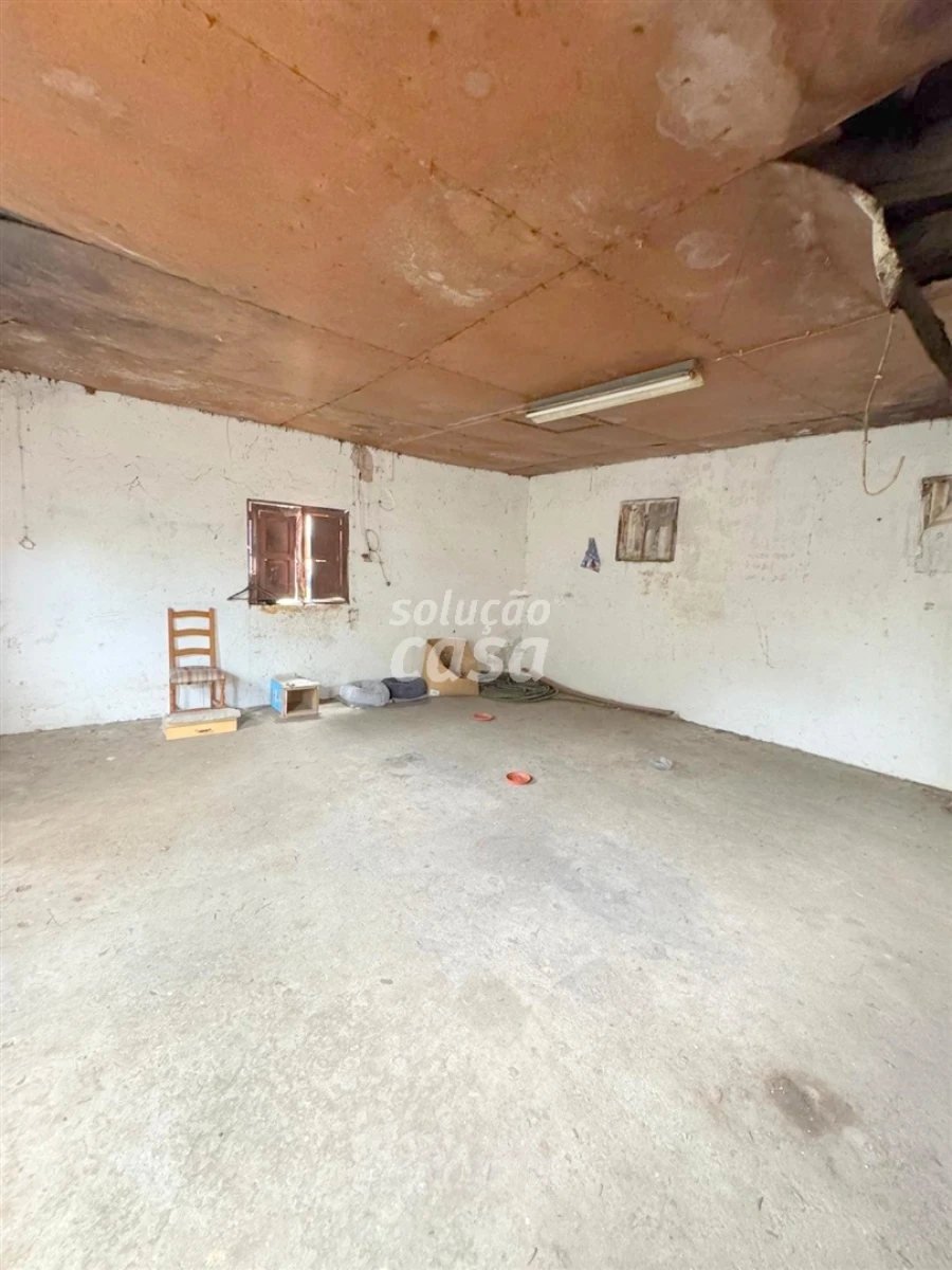 Moradia T2 para Venda em Oliveira do Douro Foto 5