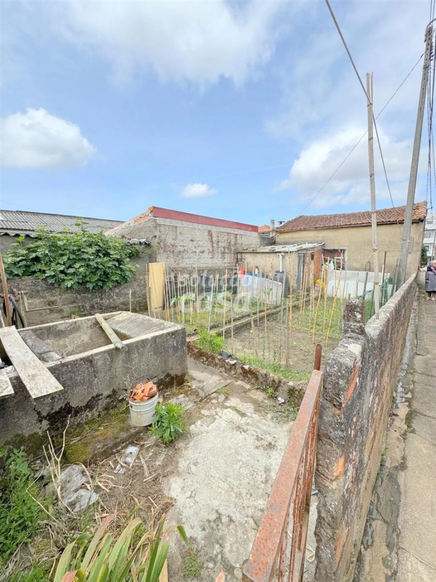 Moradia T2 para Venda em Oliveira do Douro Foto 8