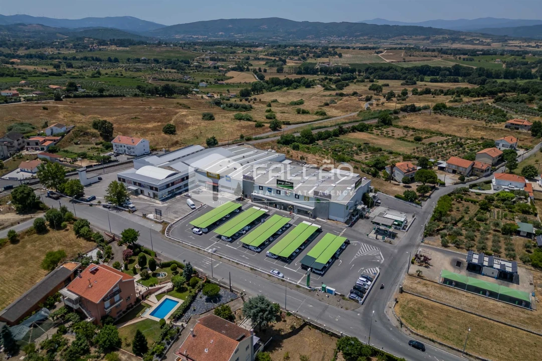 Loja para Venda em Fundão, Valverde, Donas, A. Joanes, A. Nova Cabo Foto 1