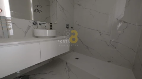 Apartamento T4 para Venda em Matosinhos e Leça da Palmeira
