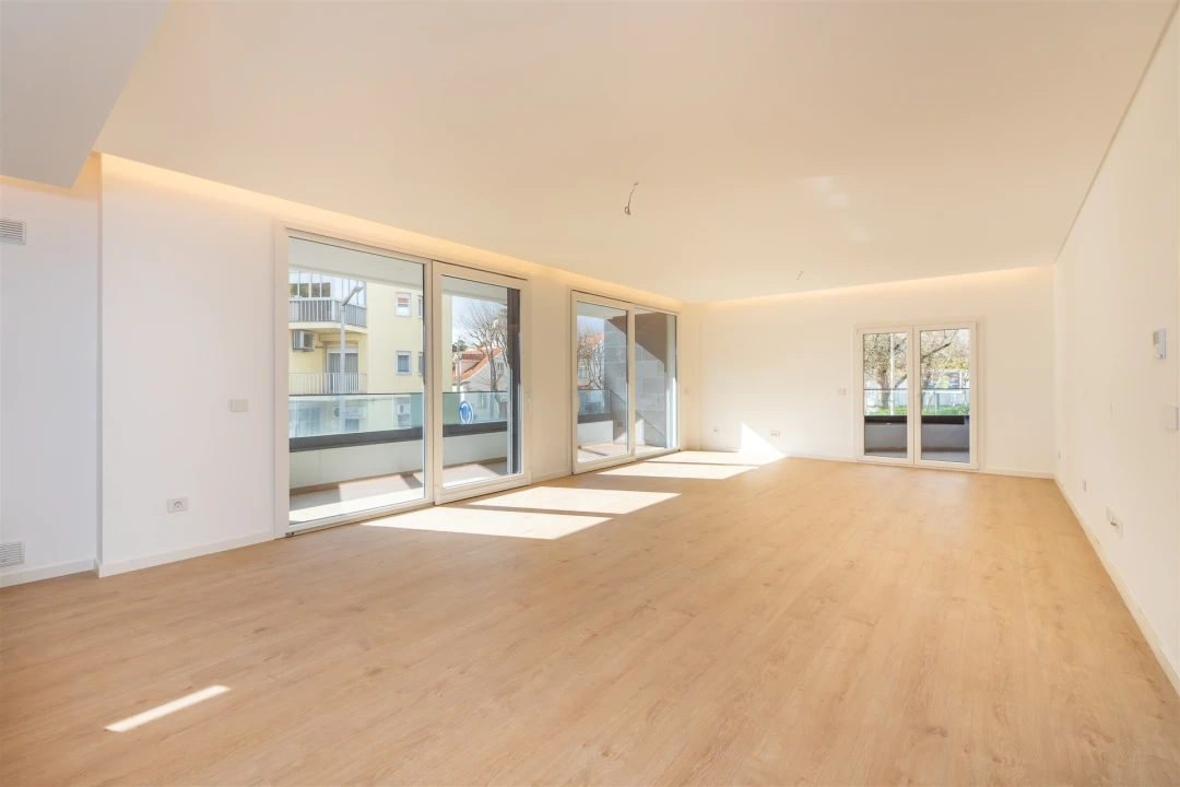 Apartamento T3 para Venda em Carcavelos e Parede Foto 1