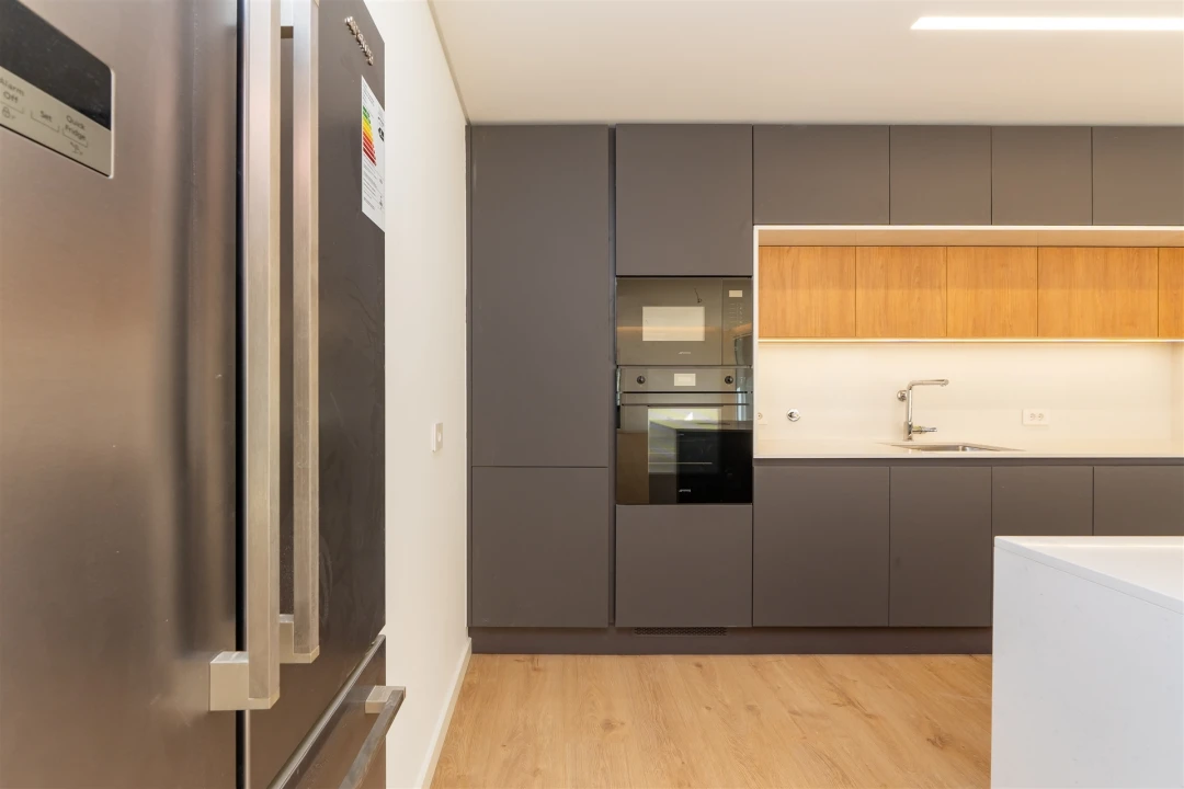 Apartamento T3 para Venda em Carcavelos e Parede Foto 2