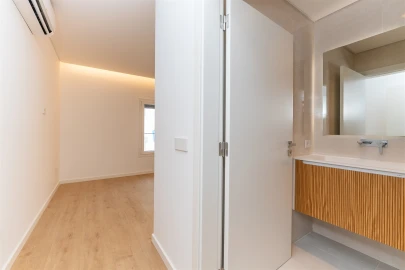 Apartamento T3 para Venda em Carcavelos e Parede