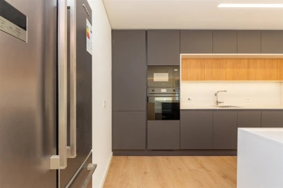 Apartamento T3 para Venda em Carcavelos e Parede