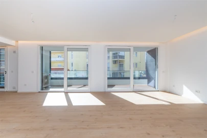 Apartamento T3 para Venda em Carcavelos e Parede