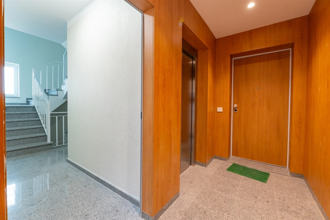 Apartamento T3 para Venda em Carcavelos e Parede Foto 31