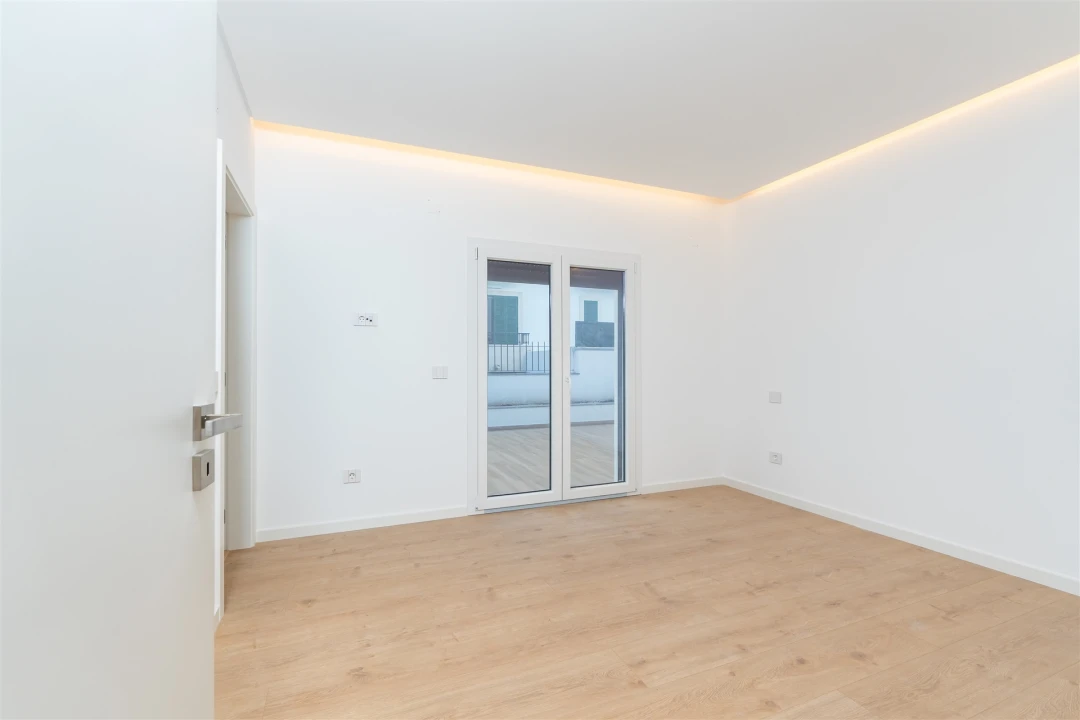Apartamento T3 para Venda em Carcavelos e Parede Foto 17