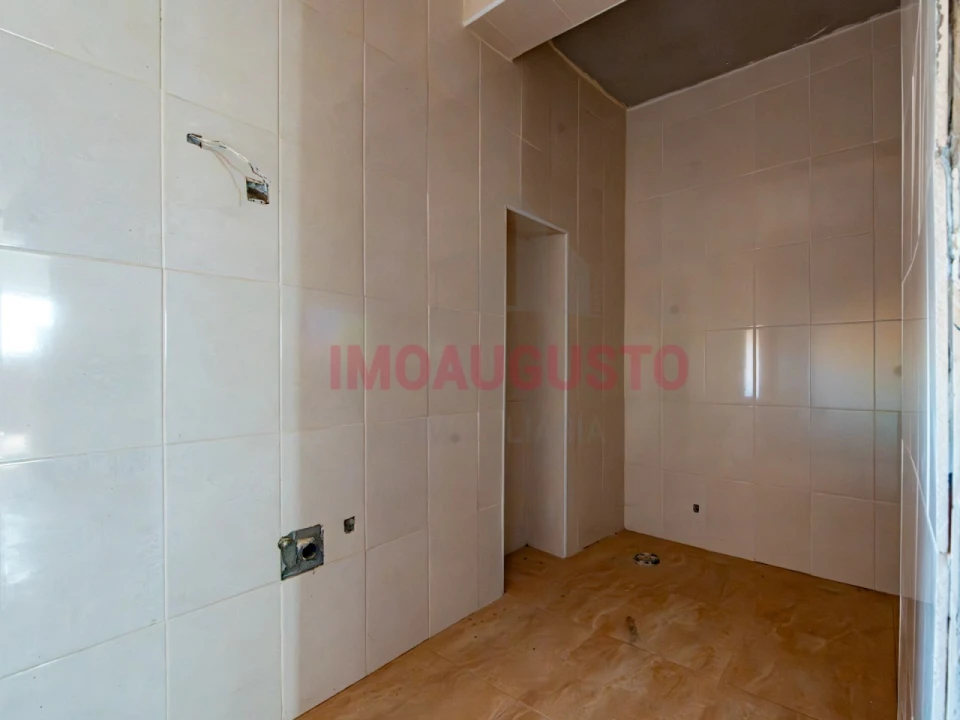 Moradia T3 para Venda em Figueira de Castelo Rodrigo Foto 9