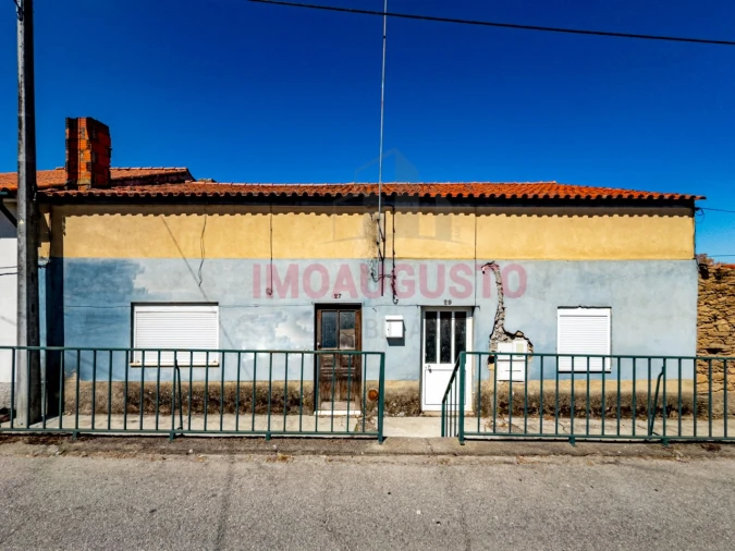 Moradia T3 para Venda em Figueira de Castelo Rodrigo