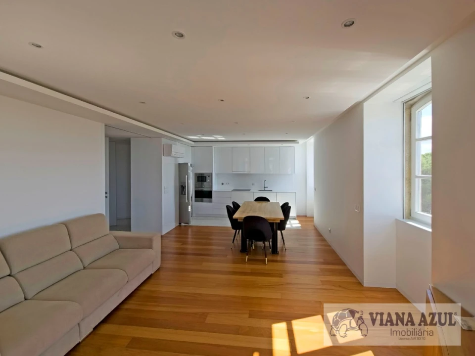 Apartamento T2 para Arrendamento em Santa Maria Maior e Monserrate e Meadela Foto 3