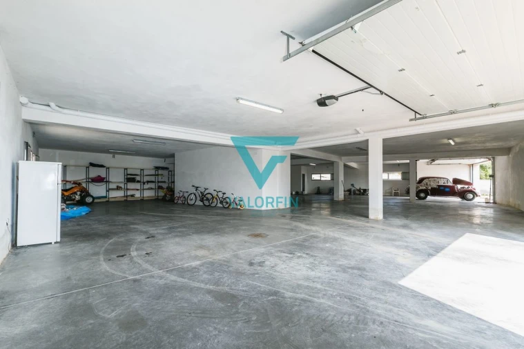 Moradia T4 para Venda em Santiago e São Simão de Litém e Albergaria dos Doze Foto 18