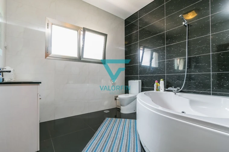 Moradia T4 para Venda em Santiago e São Simão de Litém e Albergaria dos Doze Foto 12