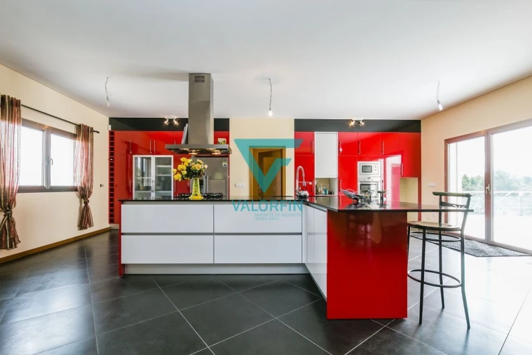 Moradia T4 para Venda em Santiago e São Simão de Litém e Albergaria dos Doze Foto 2