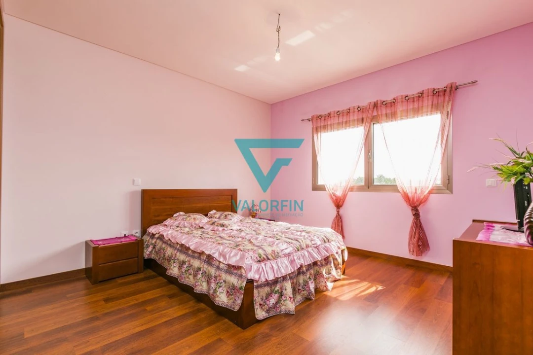 Moradia T4 para Venda em Santiago e São Simão de Litém e Albergaria dos Doze Foto 14