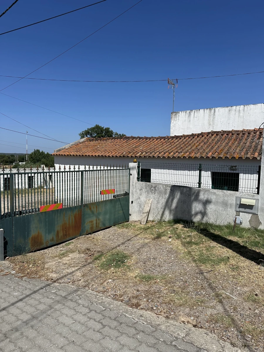 Quinta T2 para Venda em Mora Foto 13