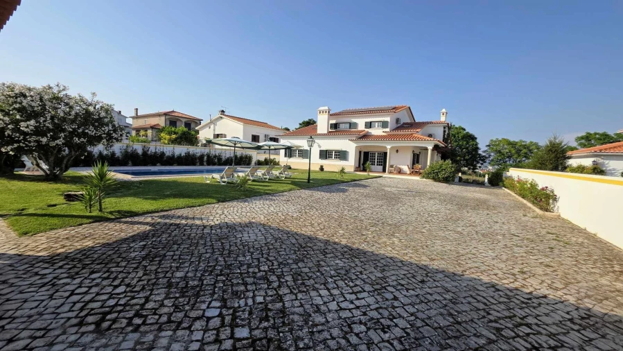 Moradia T4 para Venda em São João Baptista e Santa Maria dos Olivais Foto 3