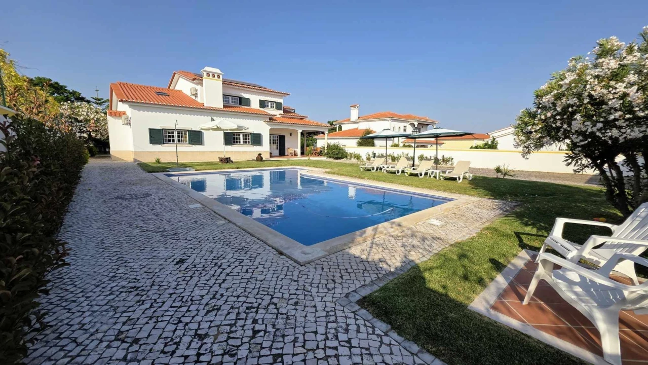 Moradia T4 para Venda em São João Baptista e Santa Maria dos Olivais Foto 2