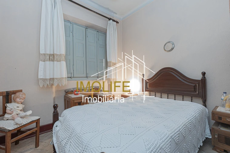 Moradia T7 para Venda em Mora Foto 14