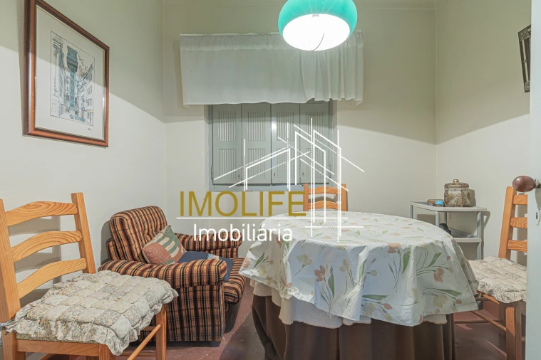 Moradia T7 para Venda em Mora Foto 8