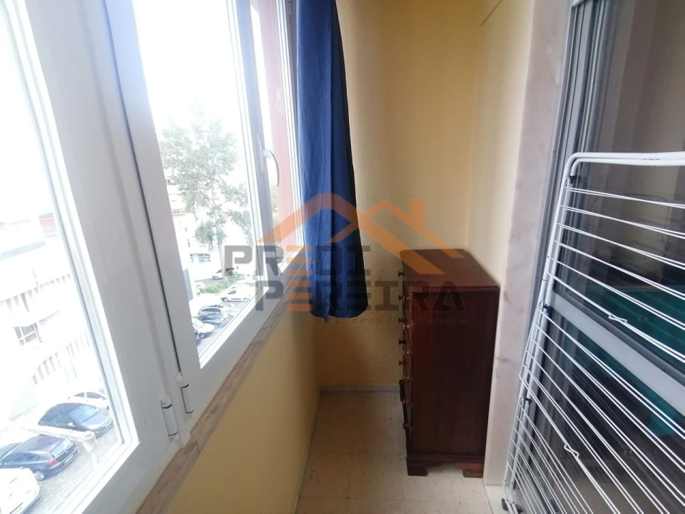 Quarto para Arrendamento em Ramada e Caneças Foto 25