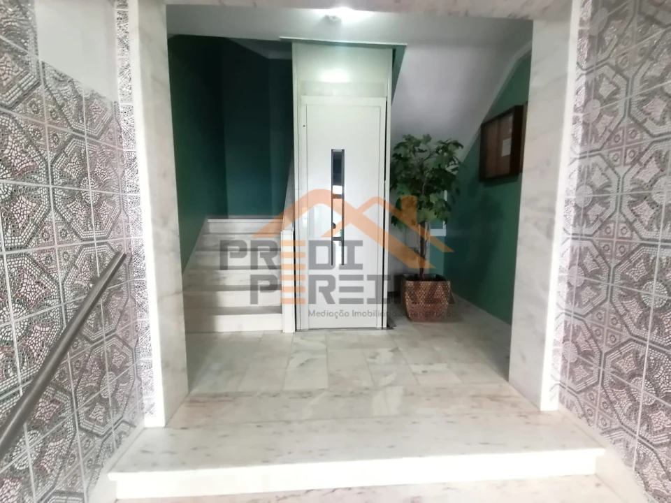 Quarto para Arrendamento em Ramada e Caneças Foto 30