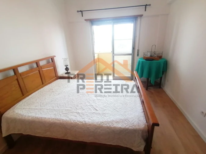 Quarto para Arrendamento em Ramada e Caneças Foto 10