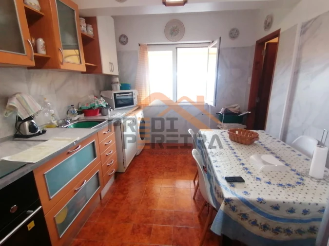 Quarto para Arrendamento em Ramada e Caneças Foto 16