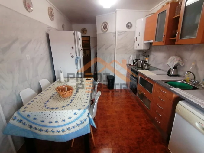 Quarto para Arrendamento em Ramada e Caneças Foto 19