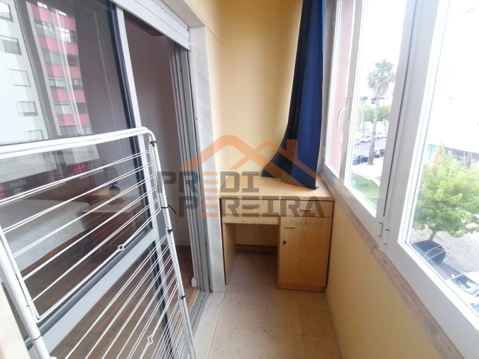 Quarto para Arrendamento em Ramada e Caneças Foto 26