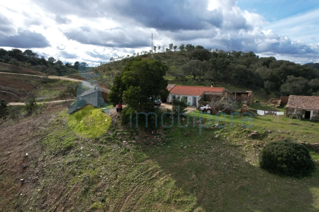 Quinta T4 para Venda em Santana da Serra Foto 1
