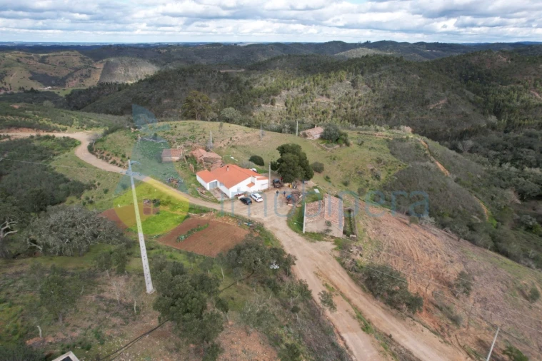 Quinta T4 para Venda em Santana da Serra Foto 2