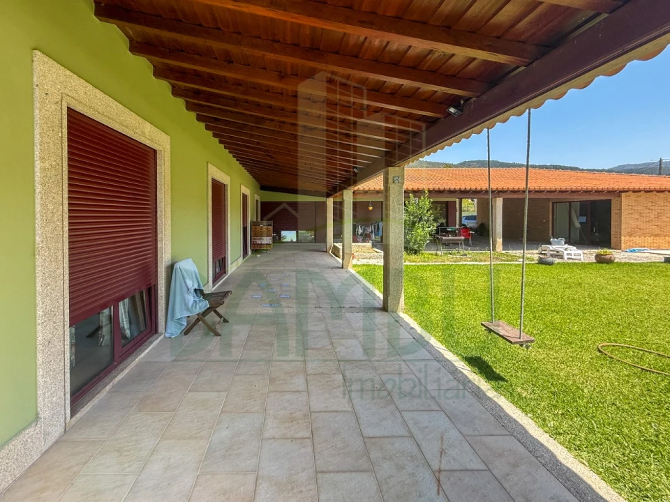 Moradia T4 para Venda em Argela Foto 8