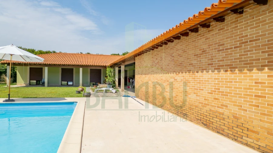 Moradia T4 para Venda em Argela Foto 4