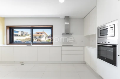 Apartamento T3 para Arrendamento em Canidelo