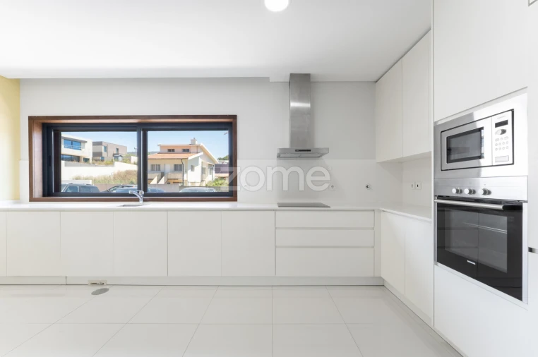 Apartamento T3 para Arrendamento em Canidelo Foto 9