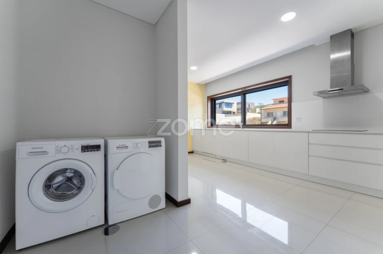 Apartamento T3 para Arrendamento em Canidelo Foto 13